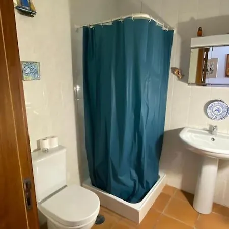 House In Prime Location! * Labruge