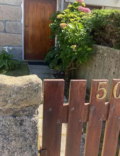 House In Prime Location! Labruge